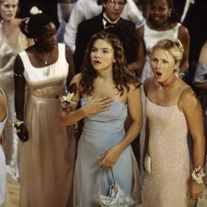 WHATEVER IT TAKES, Vanessa Lee Evigan (second from right), Shyla Marlin (far right), 2000, ©Columbia Pictures