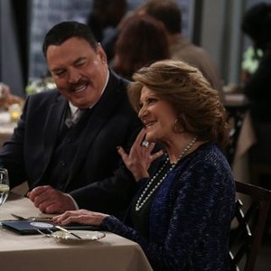 Sean Saves The World, Linda Lavin, 'Trapped In The Closet (Part 2)', Season 1, Ep. #11, 01/09/2014, ©NBC
