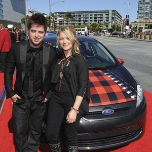 American Idol, Lee Dewyze (L), Crystal Bowersox (R), 'American Idol: The Search For A Superstar', 06/11/2002, ©FOX