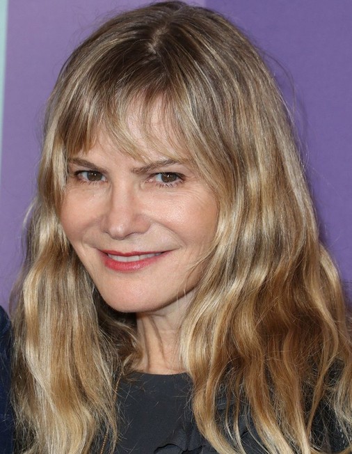 Jennifer Jason Leigh