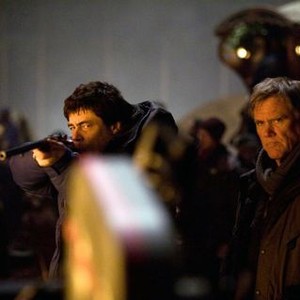THE WOLFMAN, from left: Benicio Del Toro, director Joe Johnston, on set, 2010. ph: Frank Connor/©Universal Pictures
