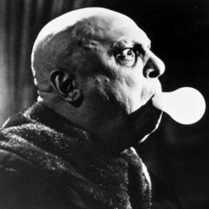 Jackie Coogan as Uncle Fester Frump