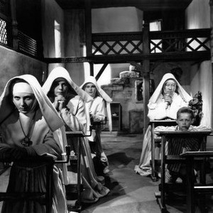 BLACK NARCISSUS, Kathleen Byron, (left), Flora Robson, (right), 1947