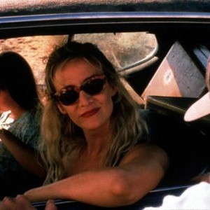 TUMBLEWEEDS, Janet McTeer, (Kimberly Brown behind her), 1999, in car