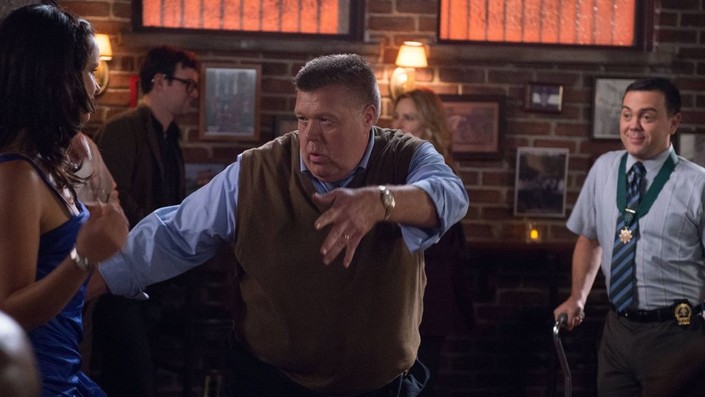 Watch brooklyn nine nine season 1 episode 19 on sale