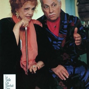 THE OLD LADY WHO WALKED IN THE SEA, (aka LA VIEILLE QUI MARCHAIT DANS LA MER), from left: Jeanne Moreau, Michel Serrault, 1991, © Cinepix Film Properties