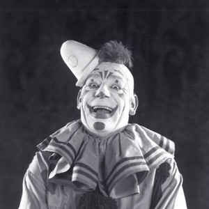 Laugh, Clown, Laugh (1928) photo 2