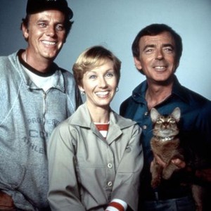 THE CAT FROM OUTER SPACE, McLean Stevenson, Sandy Duncan, Ken Berry, Jack the cat, 1978. (c) Buena Vista Pictures.