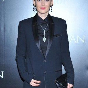 Winona Ryder at arrivals for BLACK SWAN Premiere, The Ziegfeld Theatre, New York, NY November 30, 2010. Photo By: Gregorio T. Binuya/Everett Collection