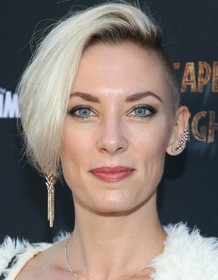 Aimee Stolte
