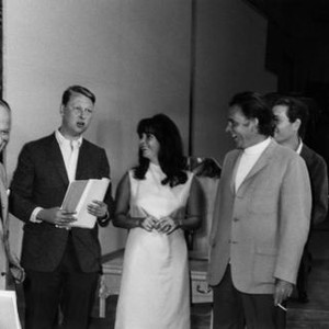 WHO'S AFRAID OF VIRGINIA WOOLF?, director Mike Nichols (holding script), Elizabeth Taylor, Richard Burton, George Segal on set, 1966