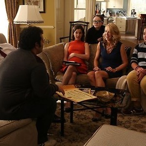 1600 Penn, from left: Bill Pullman, Josh Gad, Ben Stockham, Jenna Elfman, Amara Miller, 'Season 1', 01/10/2013, ©NBC
