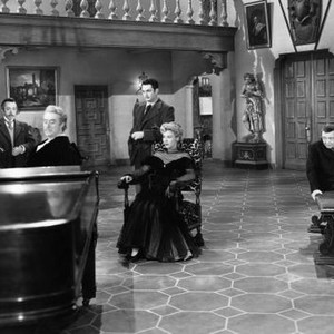 THE BEAST WITH FIVE FINGERS, John Abbott, Charles Dingle, Robert Alda, Andrea King, Peter Lorre, 1946