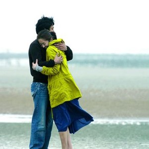 WOMAN ON THE BEACH, (aka HAEBYONUI YOIN), from left: Kim Seung-woo, Go Hyun-jung, 2006. ©New Yorker Films