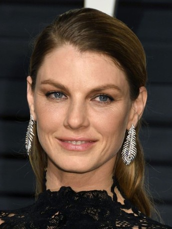 NOVA sep2001 Angela Lindval Angela Lindvall on her journey