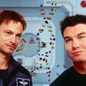 Jim McConnell (Gary Sinise) and Phil Ohlmyer (Jerry O'Connell) study a DNA model that Phil has created with candy in Touchstone's Mission To Mars photo 16