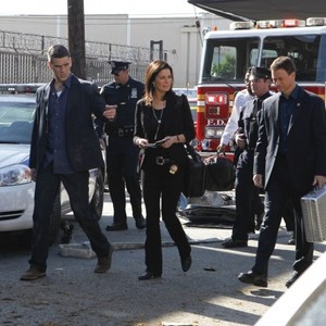 CSI: New York, Eddie Cahill (L), Sela Ward (C), Gary Sinise (R), 'Sláinte', Season 8, Ep. #16, 04/27/2012, ©CBS