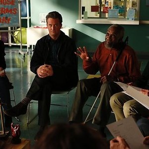 Go On, from left: Piper Perabo, Matthew Perry, Bill Cobbs, Brett Gelman, 'Go Deep', Season 1, Ep. #16, 02/19/2013, ©NBC