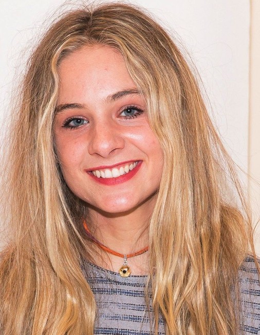Lizzy DeClement
