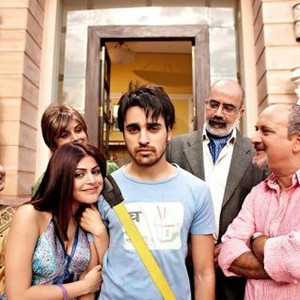DELHI BELLY, Shenaz Treasury (left of center), Imran Khan (center), 2011, ©UTV Motion Pictures