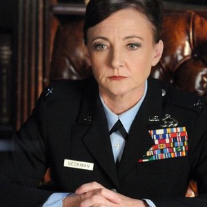 Bonita Friedericy as General Diane Beckman