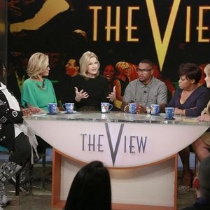The View, from left: Whoopi Goldberg, Jenny McCarthy, Diane Sawyer, DeSean Jackson, Sherri Shepherd, Barbara Walters, 'Season 17', ©ABC