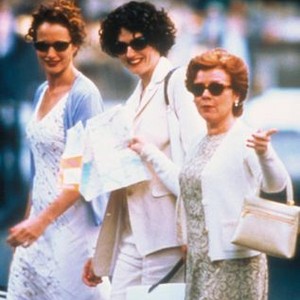 CRUSH, from left: Andie MacDowell, Anna Chancellor, Imelda Staunton, 2001. ©Sony Pictures Classics