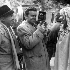 THE WONDERFUL WORLD OF THE BROTHERS GRIMM, direcotr George Pal, Russ Tamblyn, Yvette Mimieux, on-set, 1962