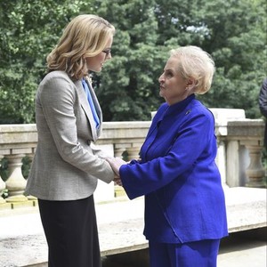 Madam Secretary, Téa Leoni (L), Madeleine Albright (R), 09/21/2014, ©CBS