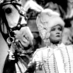 The Scarlet Empress (1934) photo 3