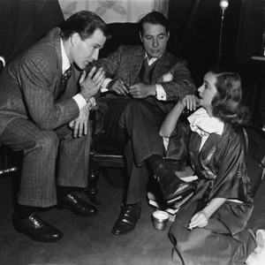 ALL ABOUT EVE, from left: Hugh Marlowe, Gary Merrill, Bette Davis on set, 1950, TM & Copyright © 20th Century Fox Film Corp./, allaboutevet5-fsct05, Photo by:  (allaboutevet5-fsct05)