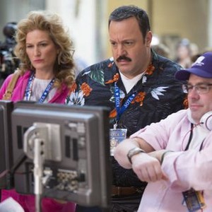 PAUL BLART: MALL COP 2, from left: Gary Valentine, Ana Gasteyer, Kevin James, director Andy Fickman, on set, 2015. ph: Matt Kennedy/©Sony Pictures