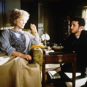 REQUIEM FOR A DREAM, from left: Ellen Burstyn, director Darren Aronofsky, on set, 2000. ©Artisan Entertainment