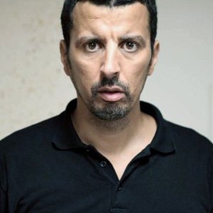Samir Guesmi as Thomas