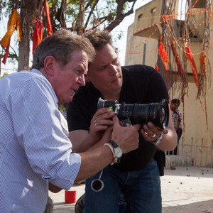 THE SECOND BEST EXOTIC MARIGOLD HOTEL, l-r: director John Madden, cinematographer Ben Smithard on set, 2015. ph: Laurie Sparham/TM and Copyright ©Fox Searchlight Pictures