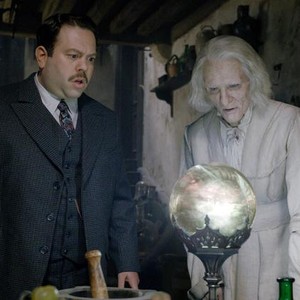 FANTASTIC BEASTS: THE CRIMES OF GRINDELWALD, FROM LEFT: DAN FOGLER, BRONTIS JODOROWSKY, 2018. © 2018 WARNER BROS. ENT. ALL RIGHTS RESERVED.
WIZARDING WORLDTM PUBLISHING RIGHTS © J.K. ROWLING WIZARDING WORLD AND ALL RELATED CHARACTERS AND ELEMENTS ARE TRADEMARKS OF AND © WARNER BROS. ENTERTAINMENT INC.