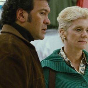 (L-R) César Bordón as Marcos and María Onetto as Veronica in "The Headless Woman." photo 3