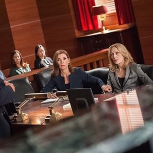 The Good Wife, Julianna Margulies (L), Jan Maxwell (C), Carrie Preston (R), 'Old Spice', Season 6, Ep. #6, 10/26/2014, ©KSITE