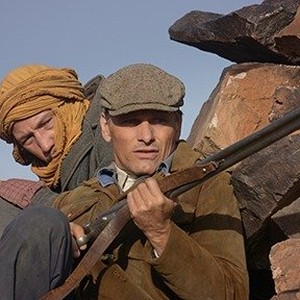 (L-R) Reda Kateb as Mohamed and Viggo Mortensen as Daru in "Far From Men." photo 6