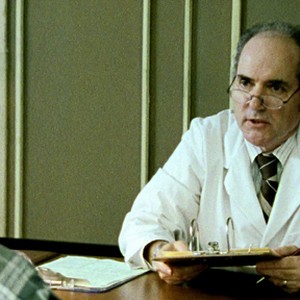 Michael Rapaport as Les and Jack Kehler as Dr. Dobson in "Special." photo 2