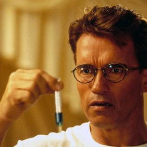 Junior (1994) photo 18