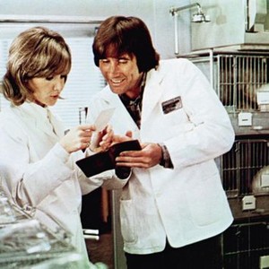 DIGBY, THE BIGGEST DOG IN THE WORLD, from left: Angela Douglas, Jim Dale, 1973