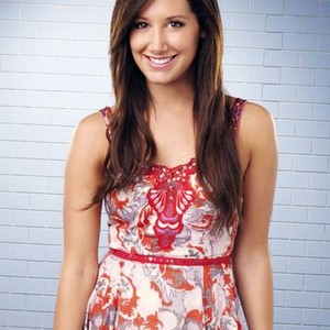 Ashley Tisdale as Savannah Monroe