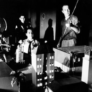 ED WOOD, Brent Hinkley (left), Norm Alden (behind camera), Max Casella (standing center), Johnny Depp, Ross Manarchy (standing right), 1994, © Buena Vista