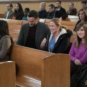 Nurse Jackie, Dominic Fumusa (L), Edie Falco (C), Ruby Jerins (R), 'I Say a Little Prayer', Season 7, Ep. #12, 06/28/2015, ©SHO