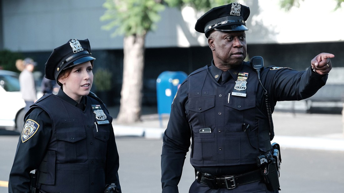 Brooklyn nine nine season 2025 7 episode 1 online