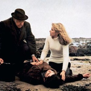NEITHER THE SEA NOR THE SAND, Michael Petrovitch (on ground), Susan Hampshire (right), 1972