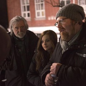 IF I STAY, front, from left: Chloe Grace Moretz, director R.J. Cutler, on set, 2014. ph: Doane Gregory/©Warner Bros.