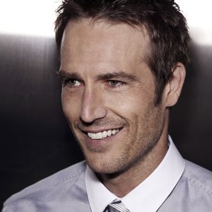 Michael Vartan as Dr. Tom Wakefield