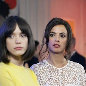 REDOUBTABLE, (AKA LE REDOUBTABLE), FROM LEFT: STACY MARTIN, BERENICE BEJO, 2017. © STUDIOCANAL